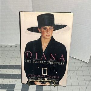 Diana: The Lonely Princess Book